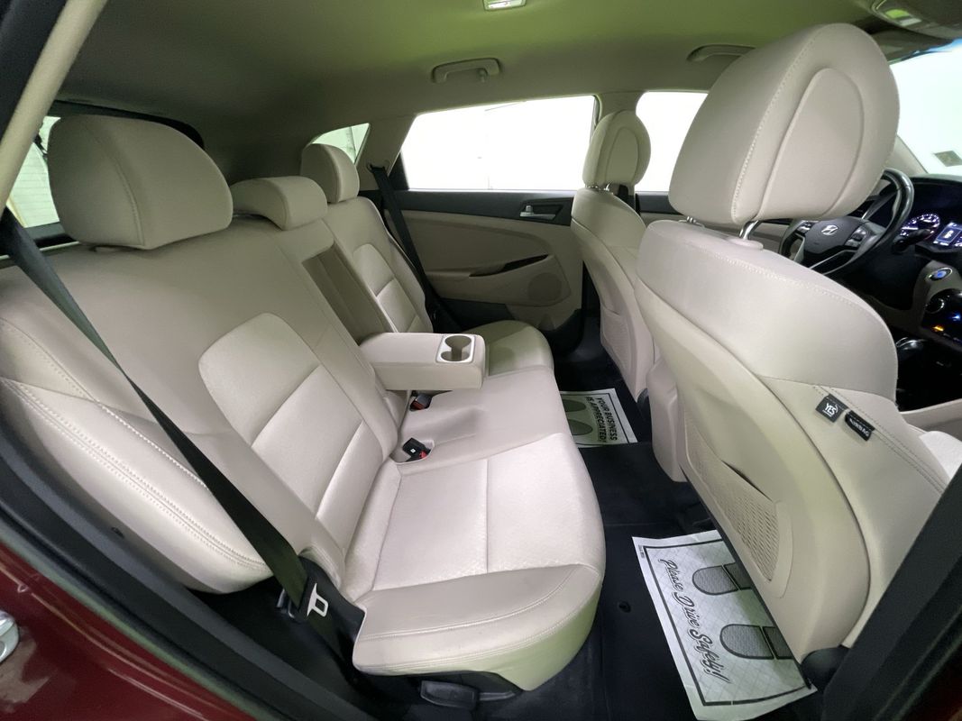 Vehicle image 26 of 29