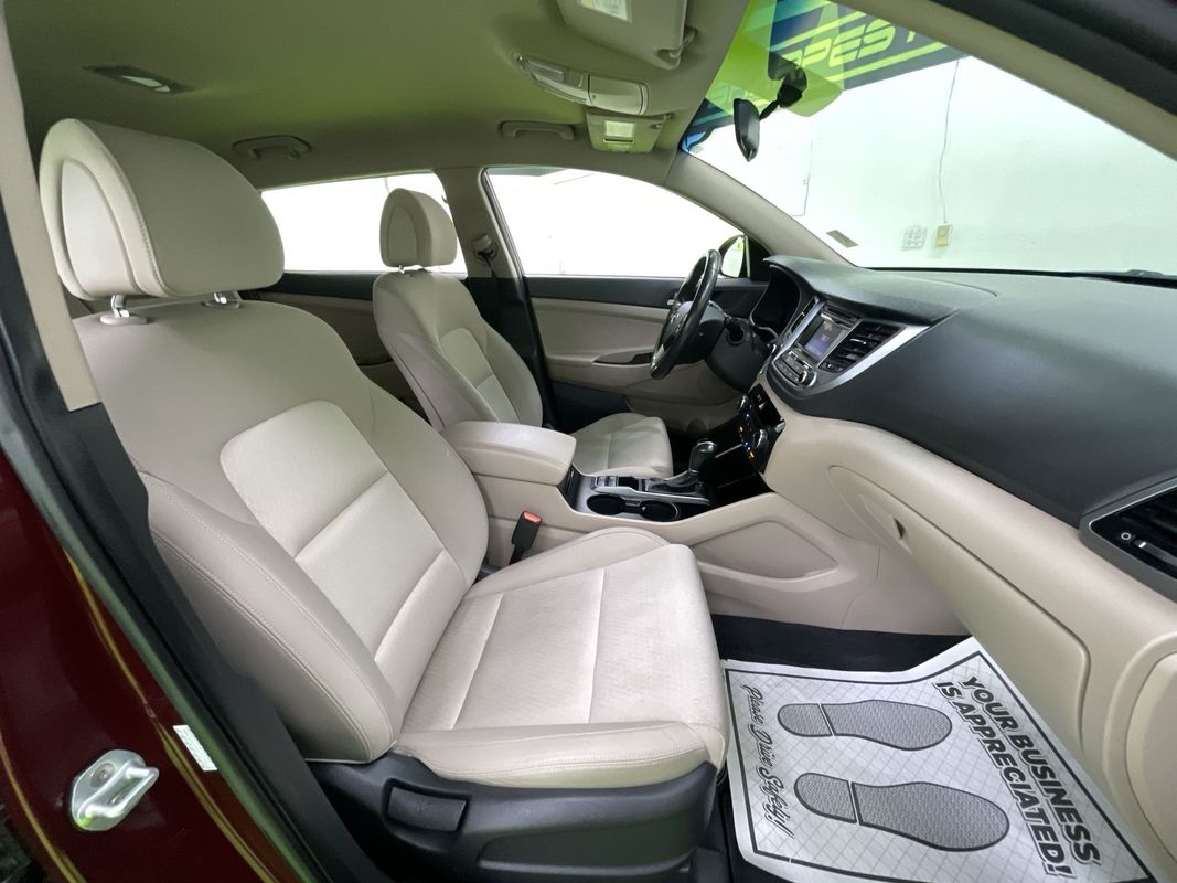 Vehicle image 28 of 29