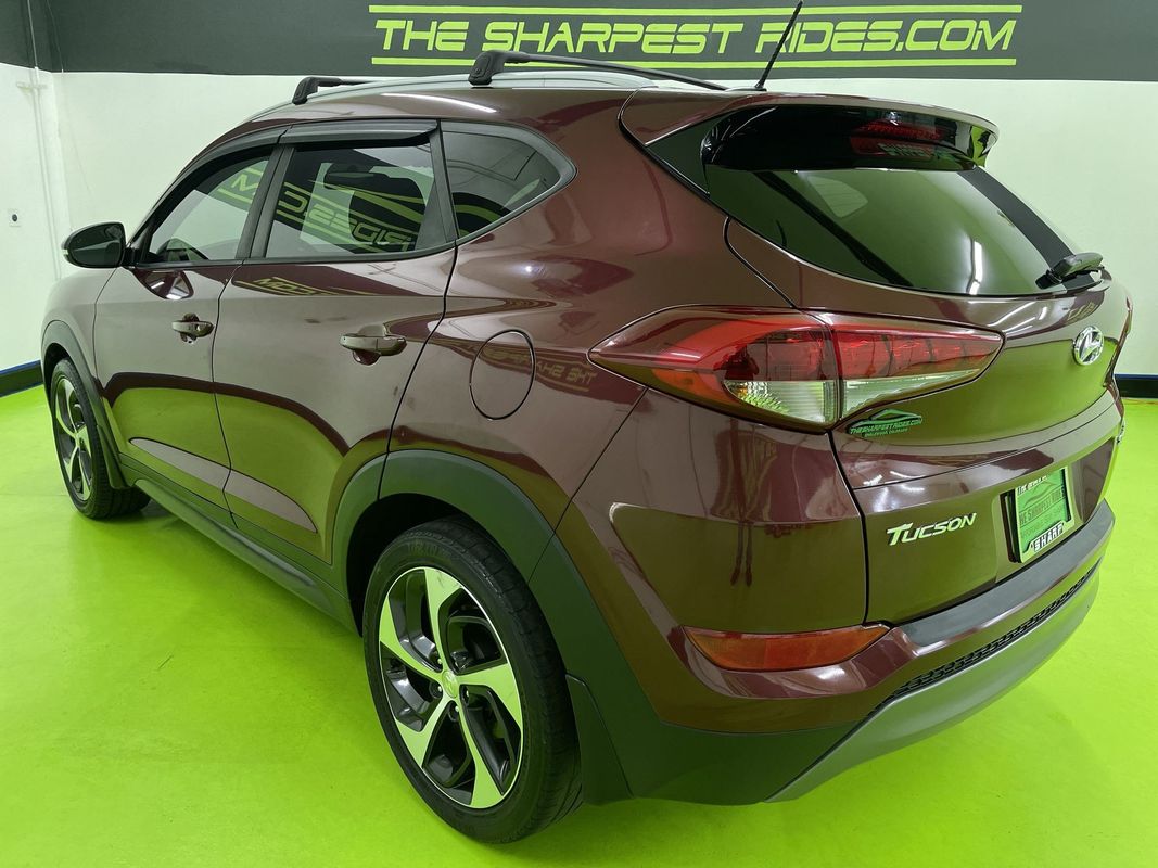 Vehicle image 8 of 29