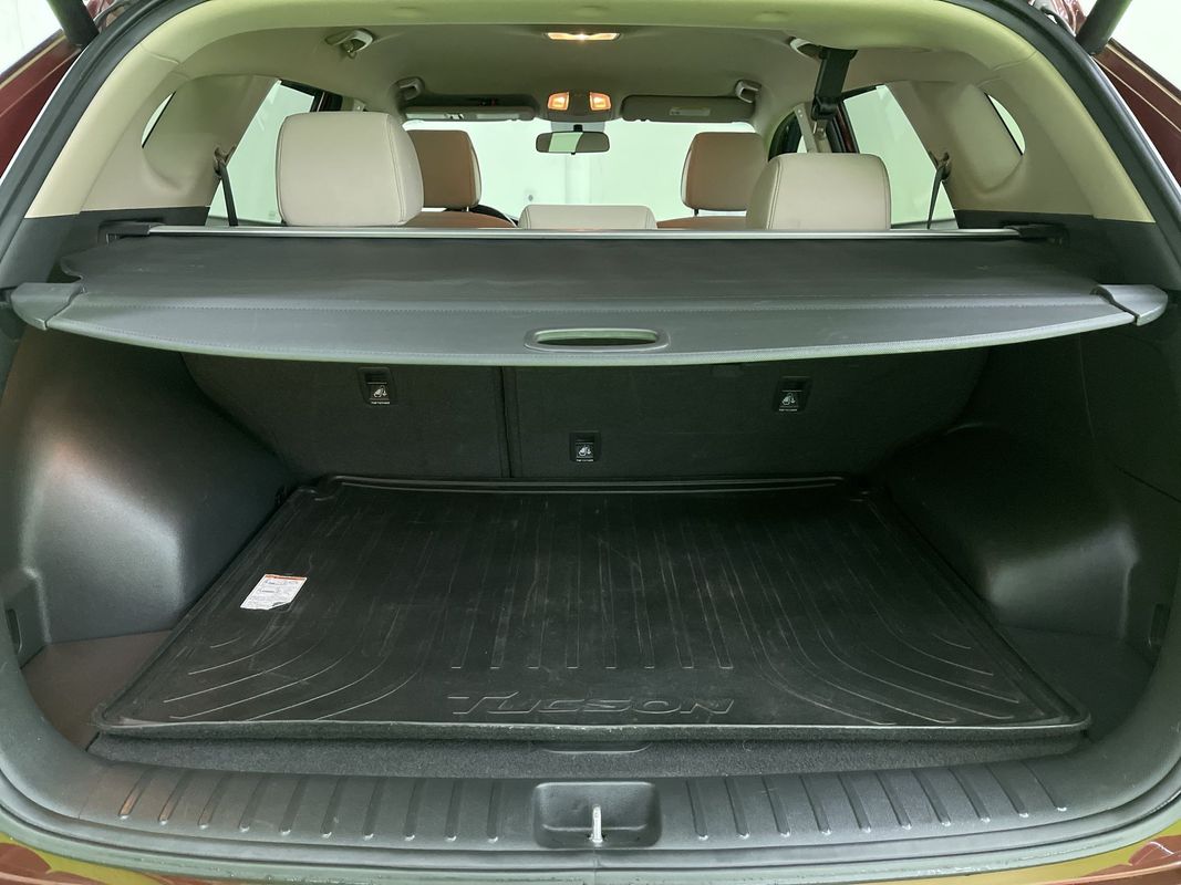 Vehicle image 27 of 29