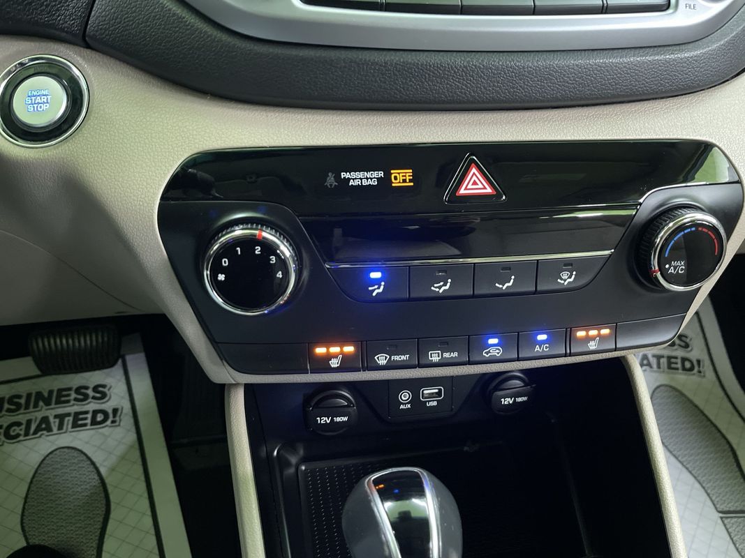 Vehicle image 23 of 29