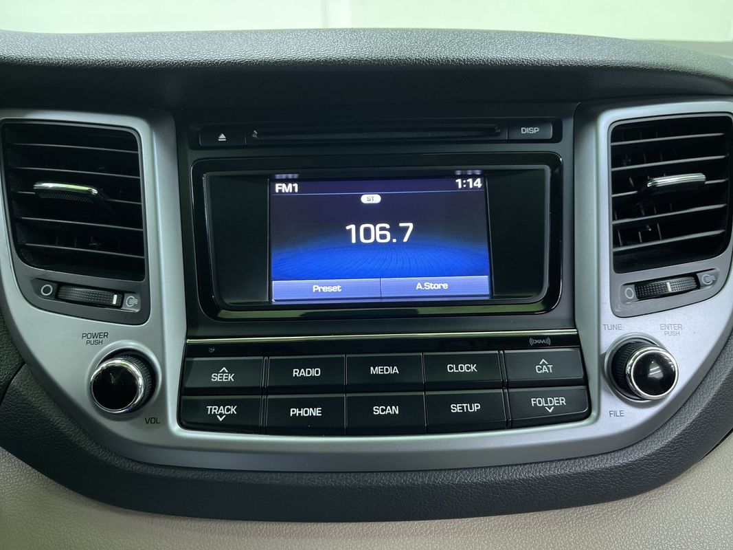 Vehicle image 21 of 29