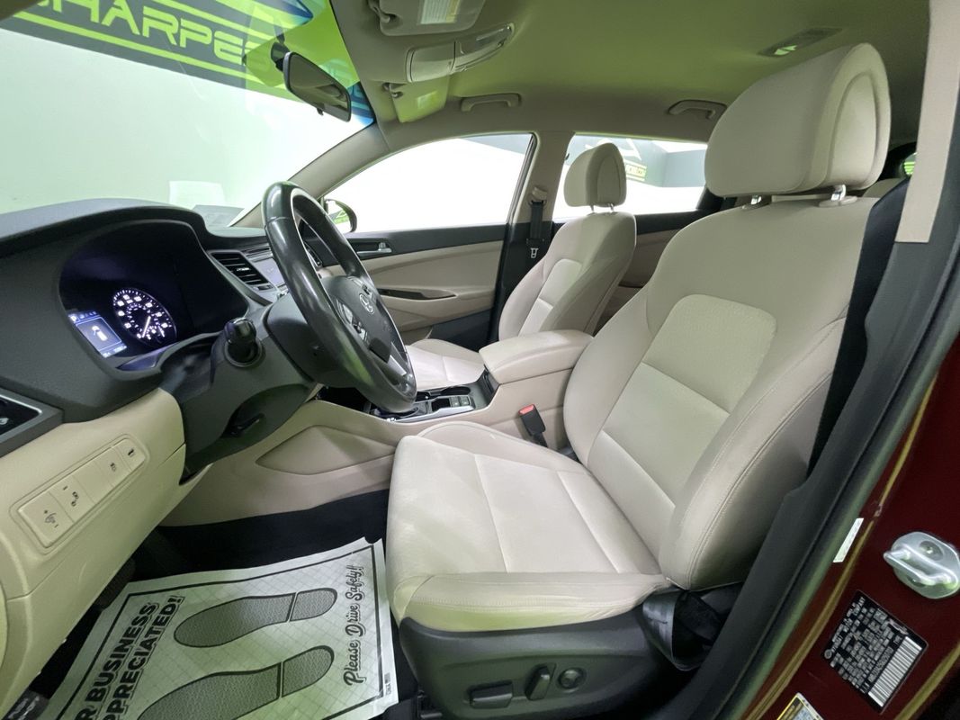 Vehicle image 17 of 29