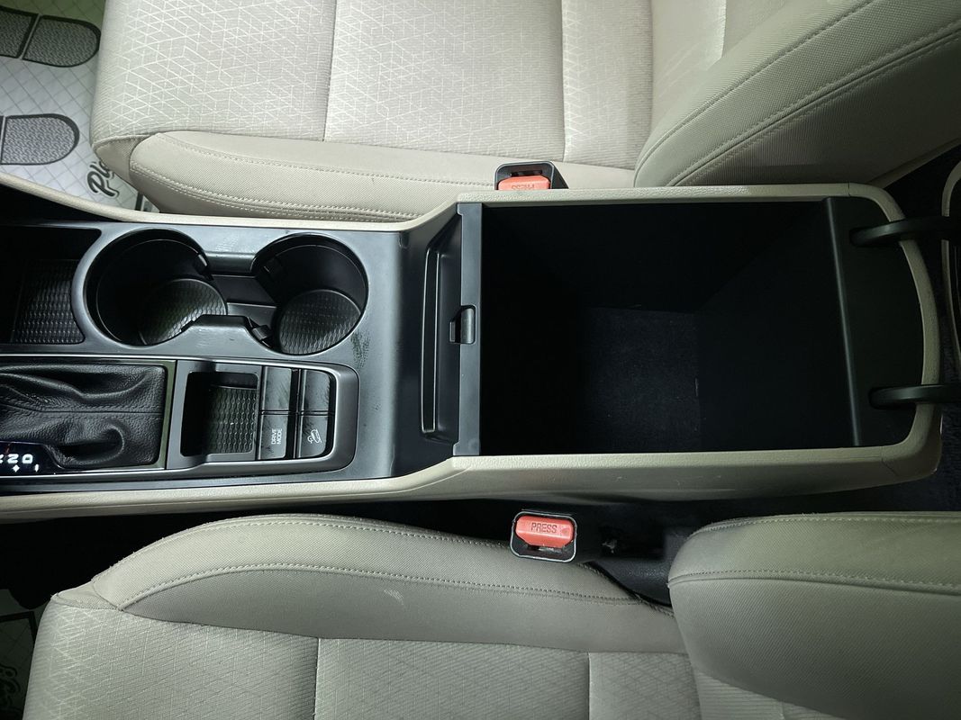 Vehicle image 25 of 29