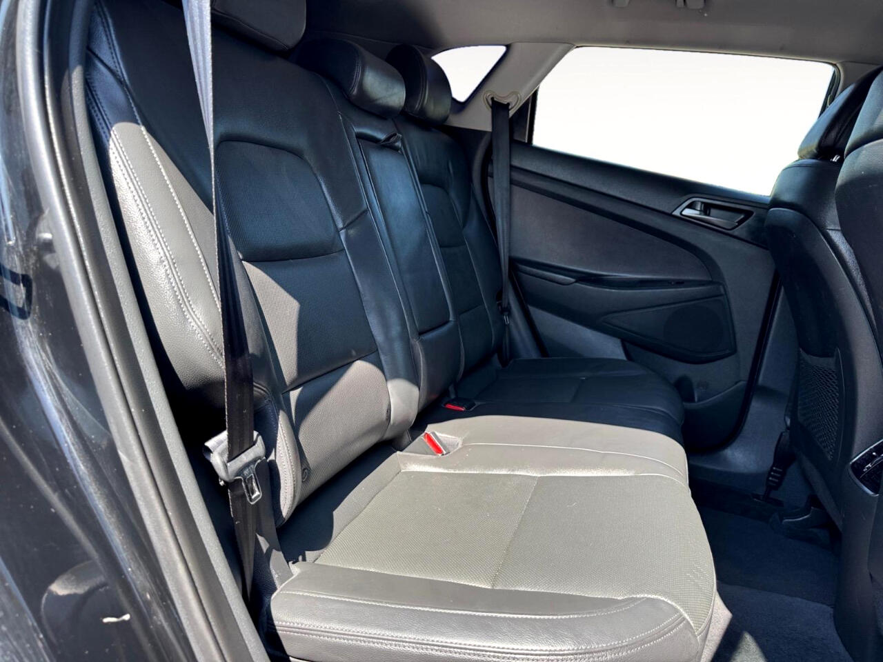 Vehicle image 27 of 29