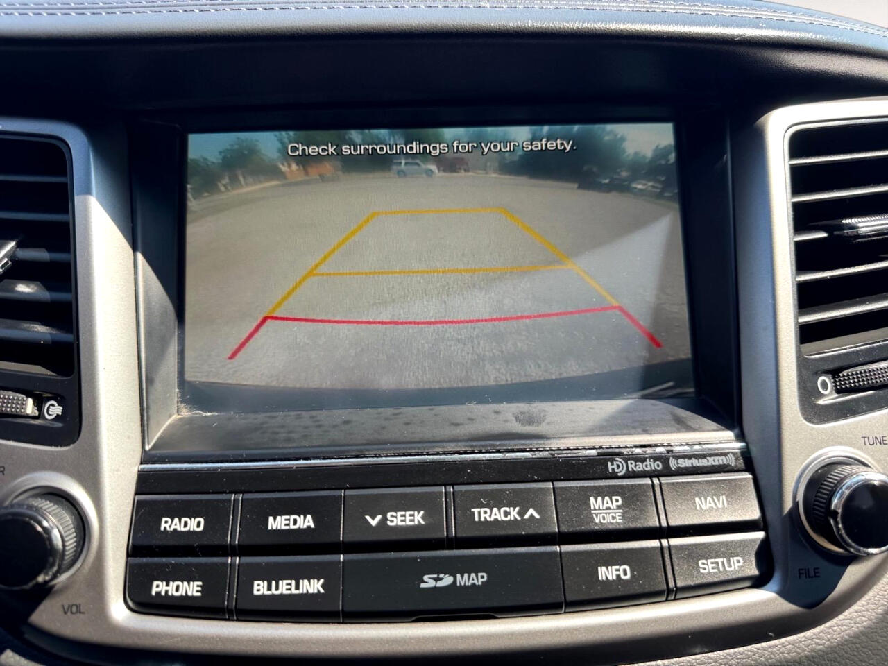 Vehicle image 23 of 29