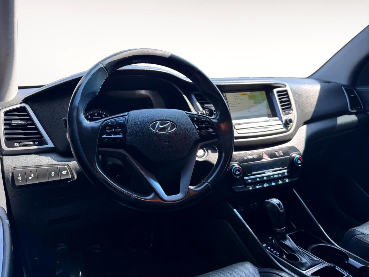 Vehicle image 21 of 29