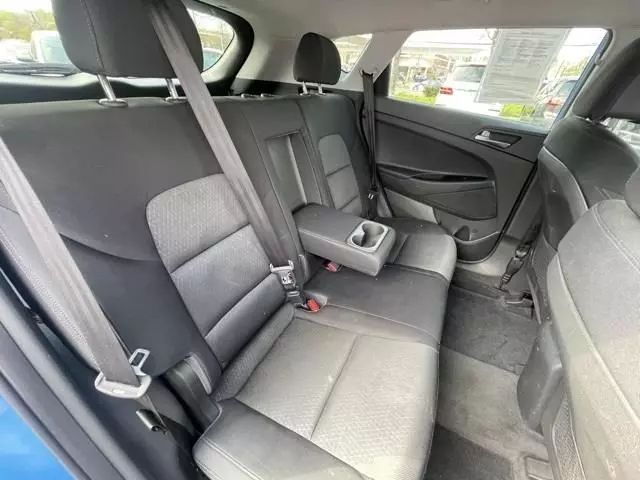 Vehicle image 25 of 37