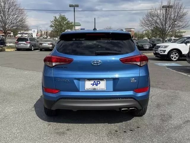 Vehicle image 8 of 37