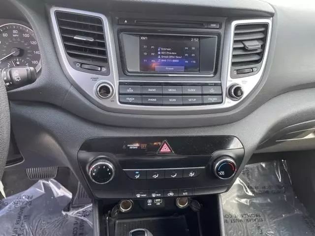 Vehicle image 19 of 37