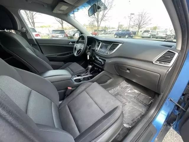 Vehicle image 27 of 37