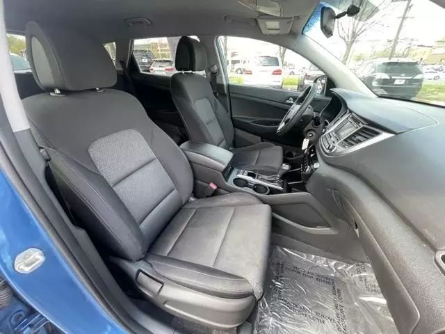 Vehicle image 26 of 37