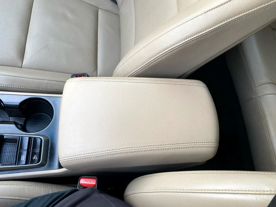 Vehicle image 31 of 61