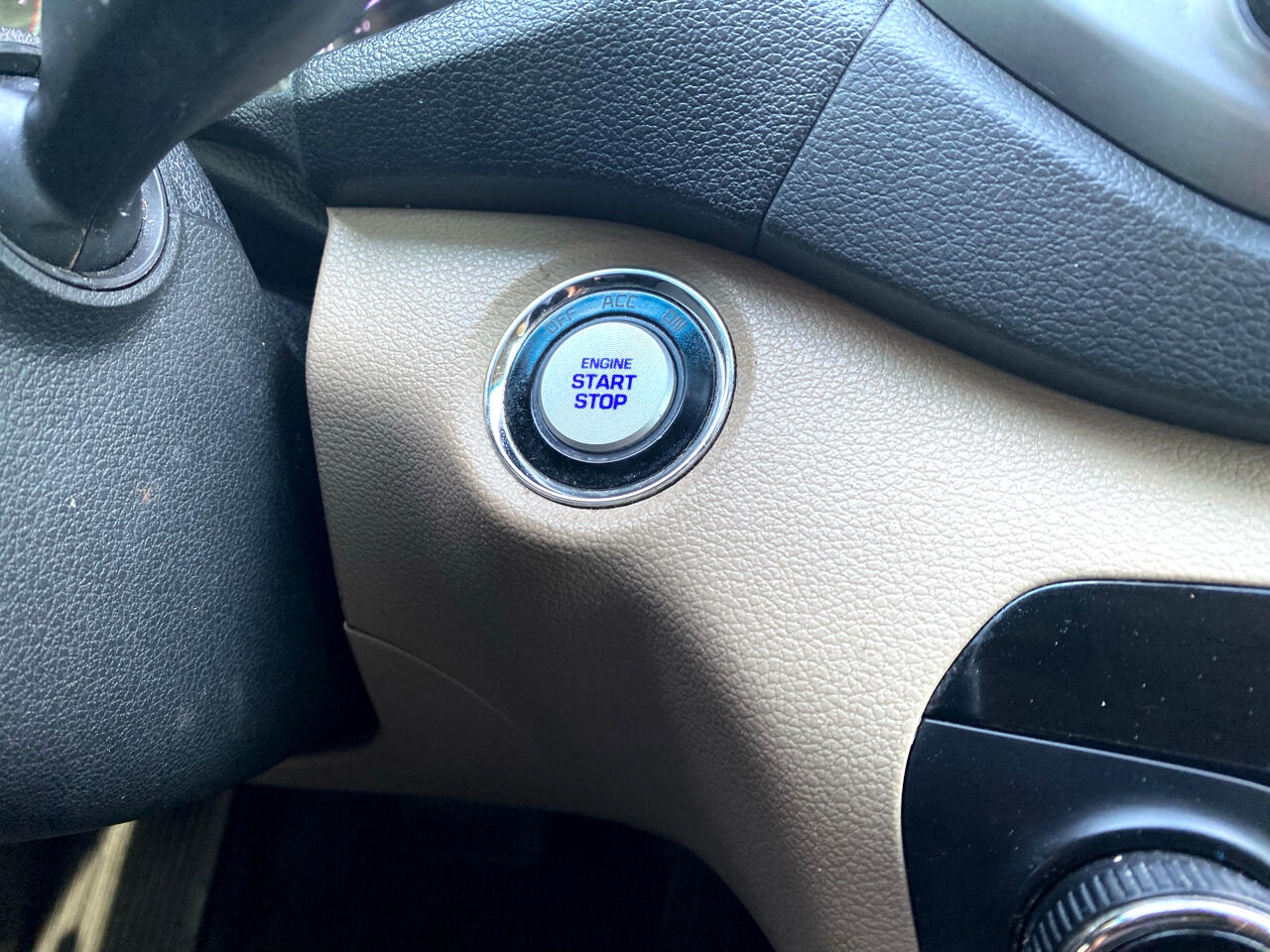 Vehicle image 40 of 61