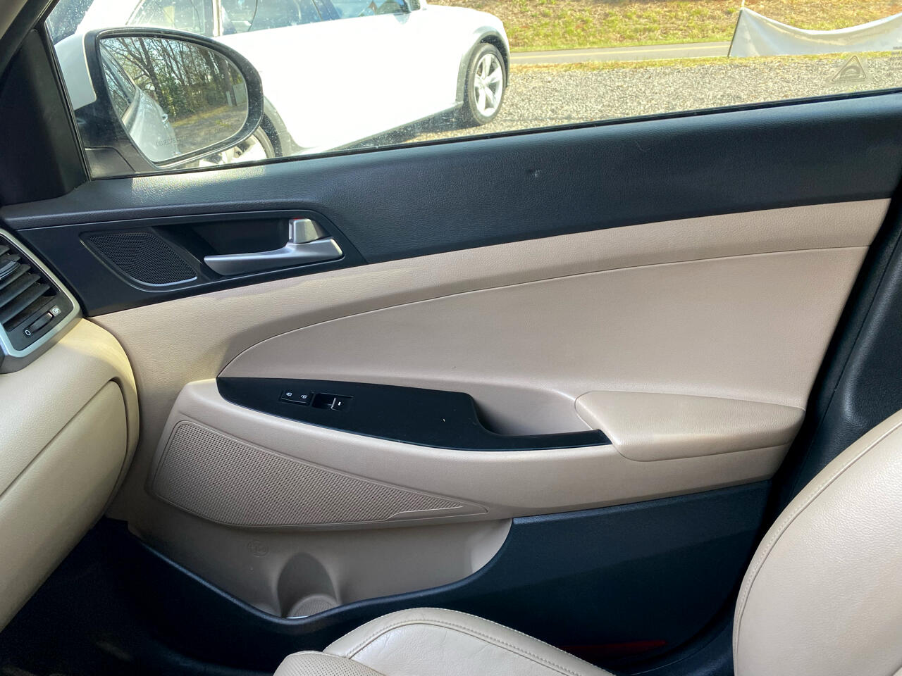 Vehicle image 36 of 61