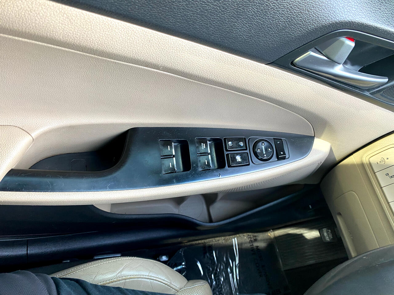 Vehicle image 39 of 61