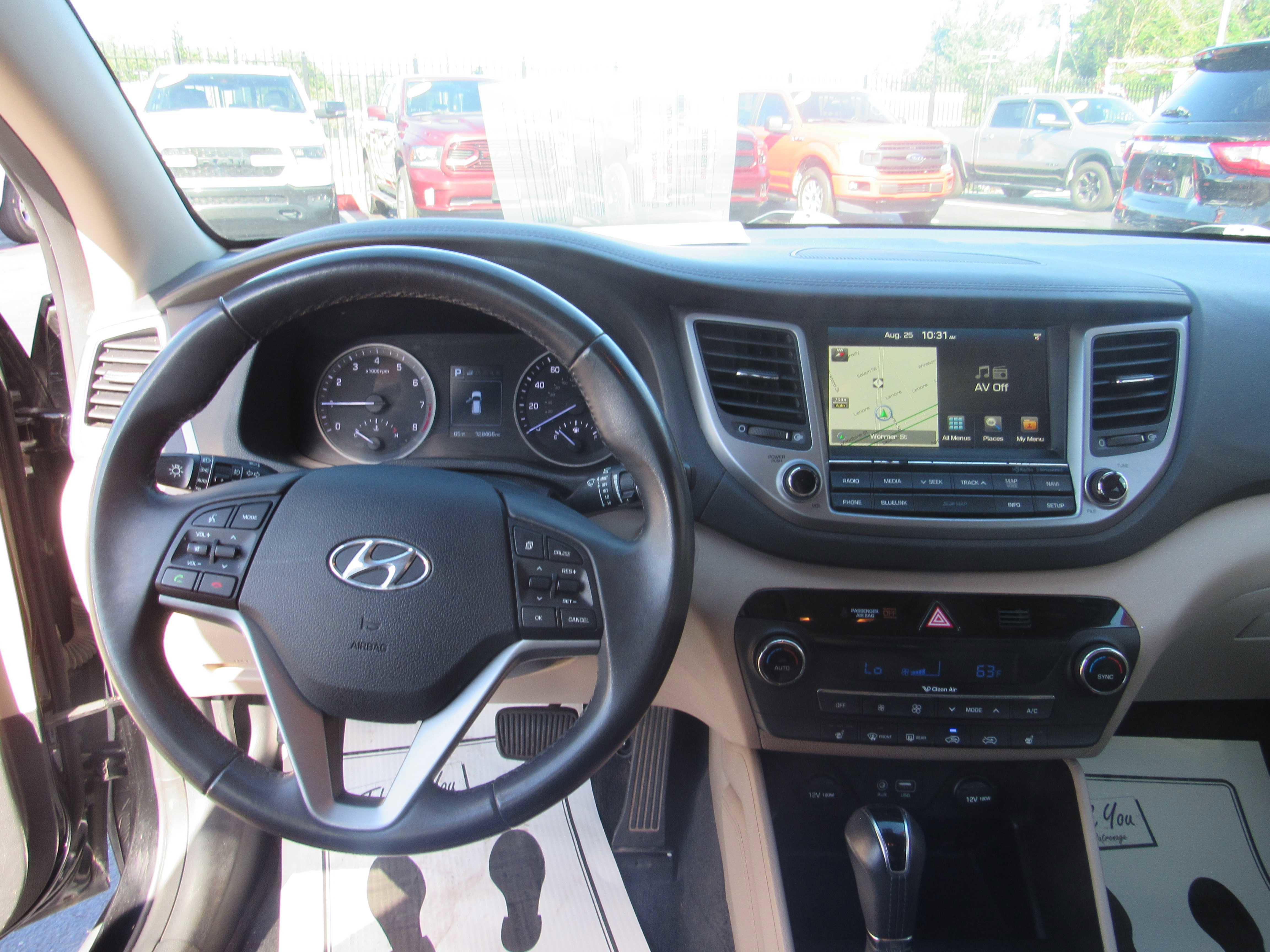 2016 Hyundai Tucson Limited Image 8 of 20