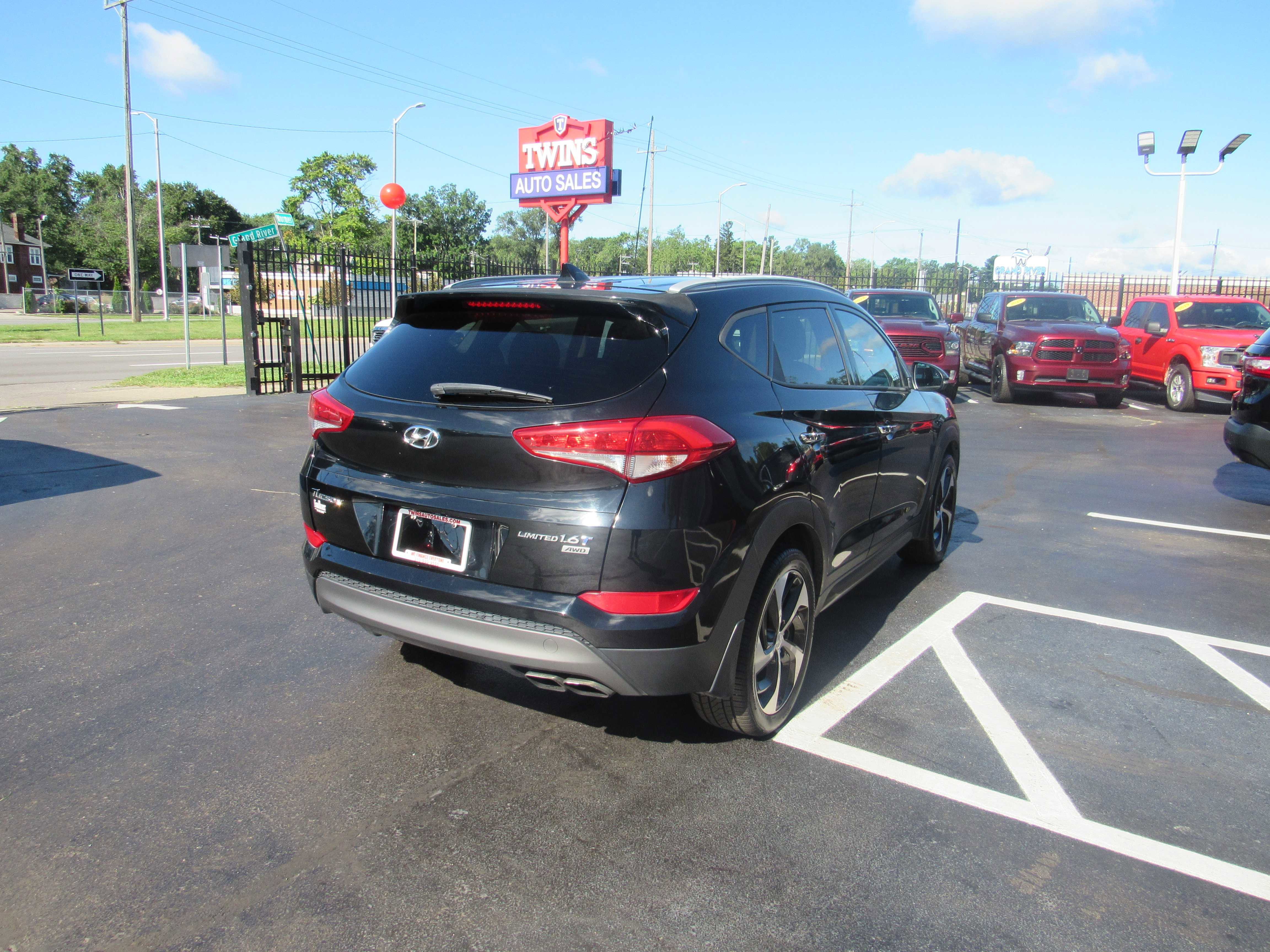 2016 Hyundai Tucson Limited Image 3 of 20