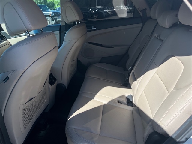 Vehicle image 9 of 30