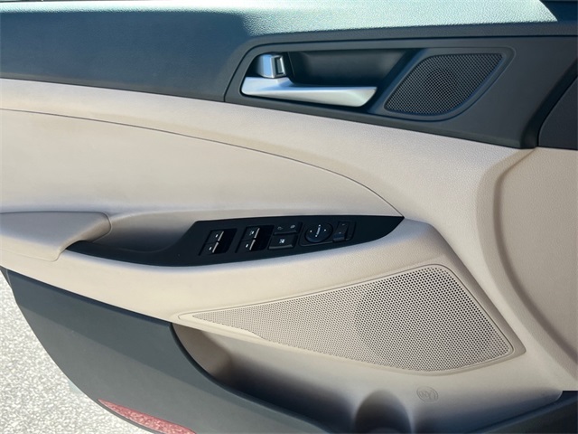 Vehicle image 22 of 30