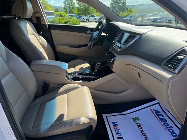 Vehicle image 10 of 30