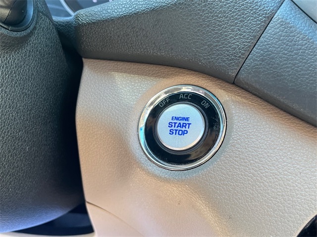Vehicle image 25 of 30