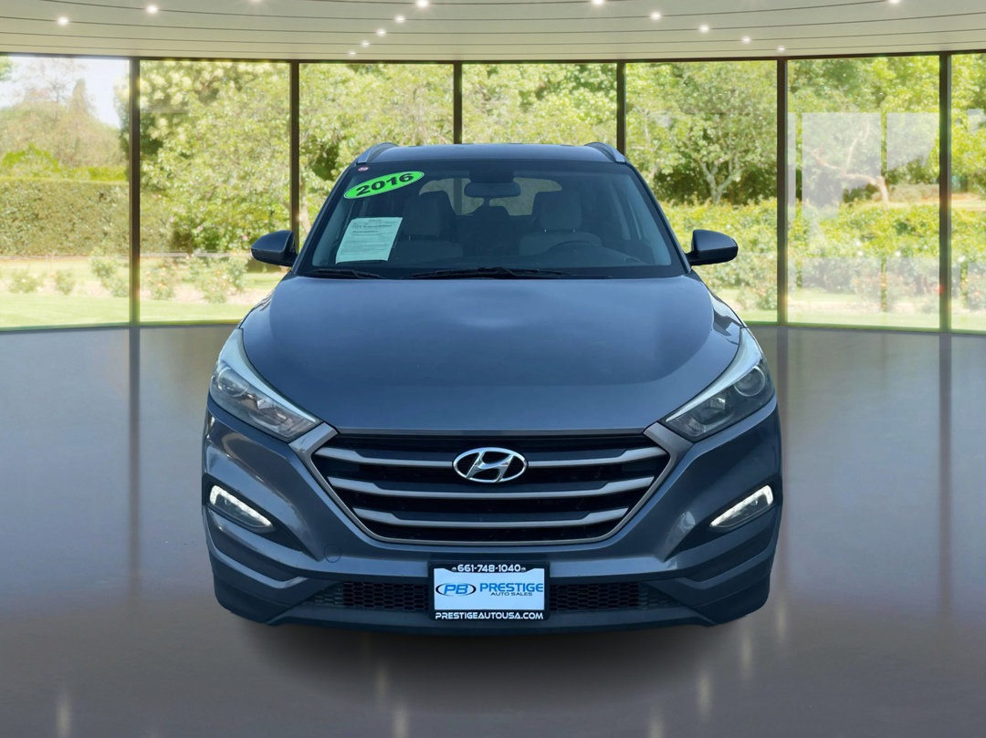 2016 Hyundai Tucson SE Image 2 of 47