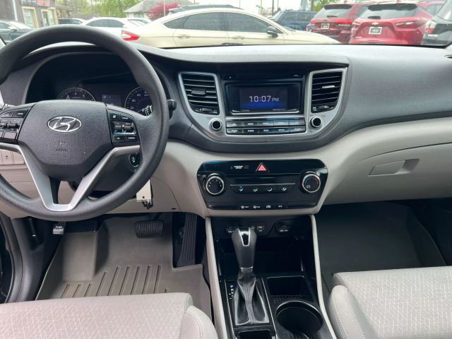 Vehicle image 14 of 17