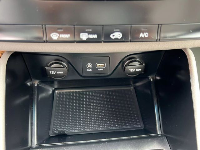Vehicle image 16 of 17