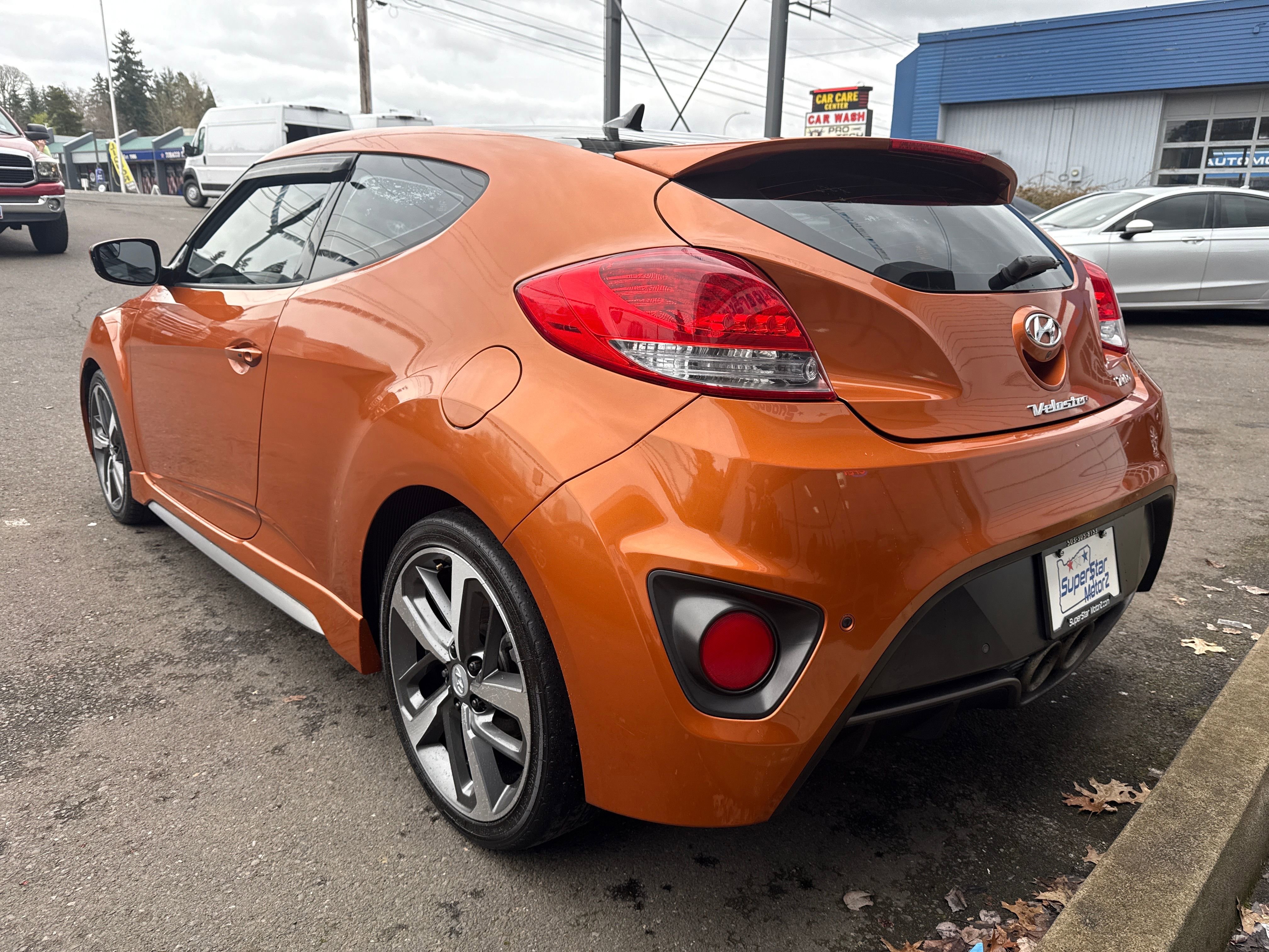 Vehicle image 7 of 19