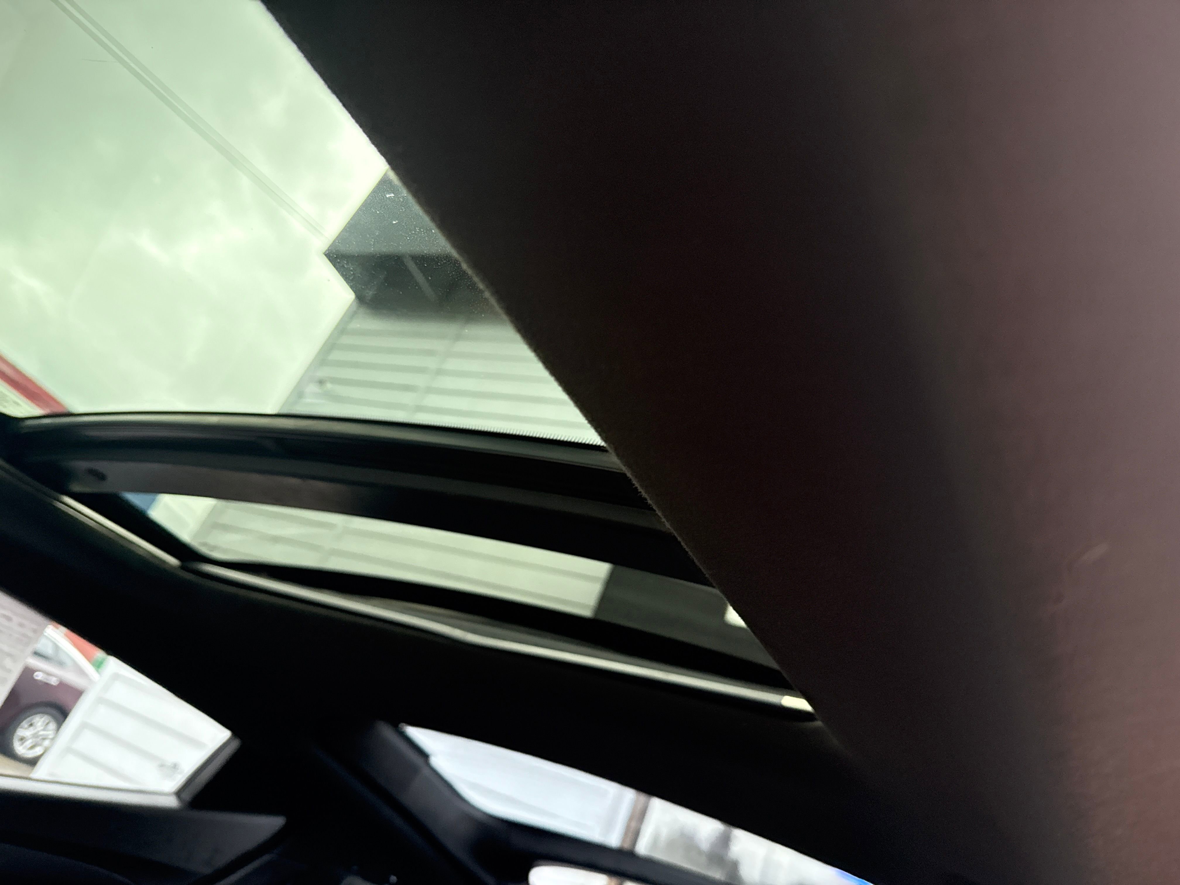 Vehicle image 10 of 19