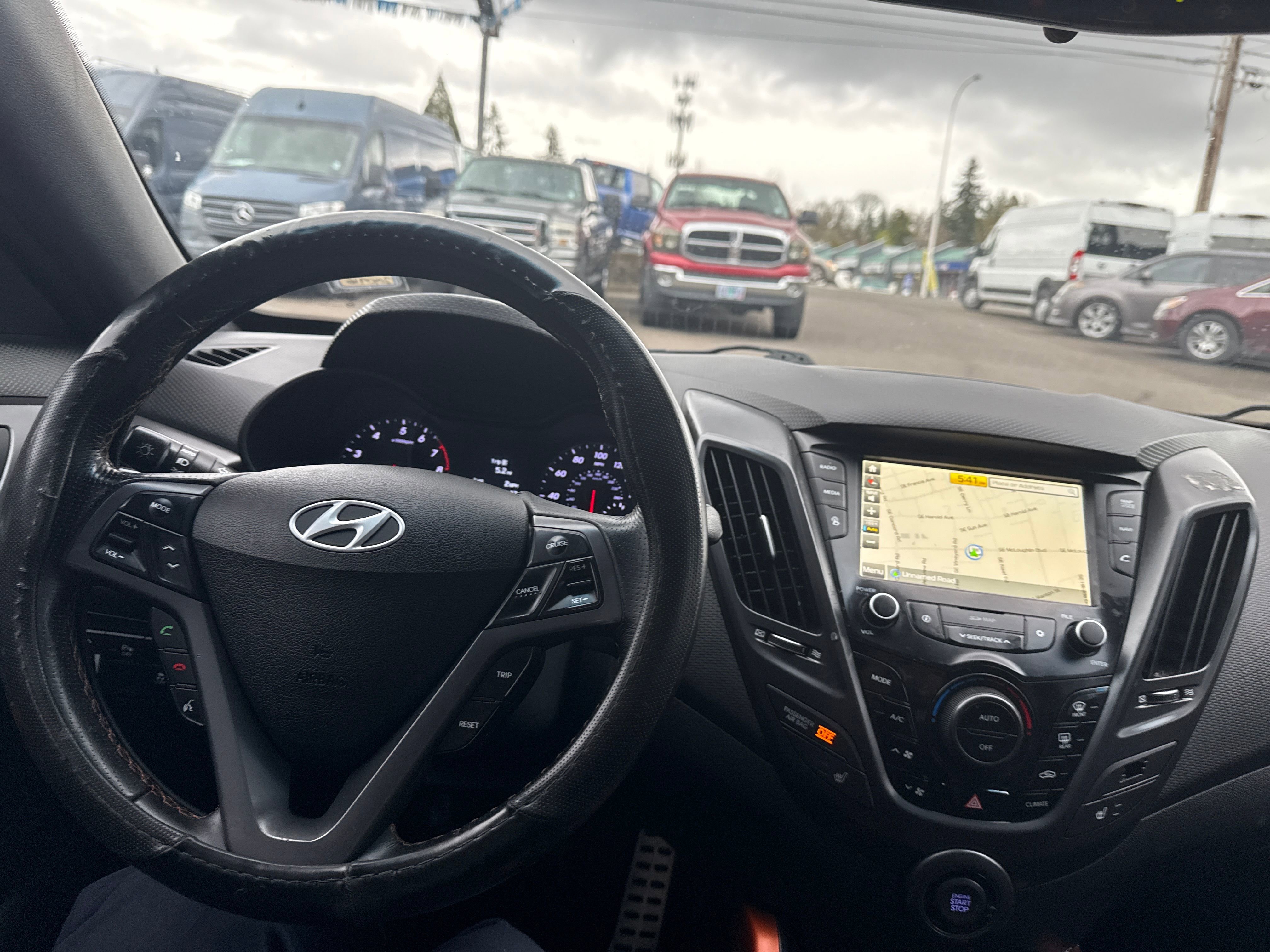 Vehicle image 15 of 19