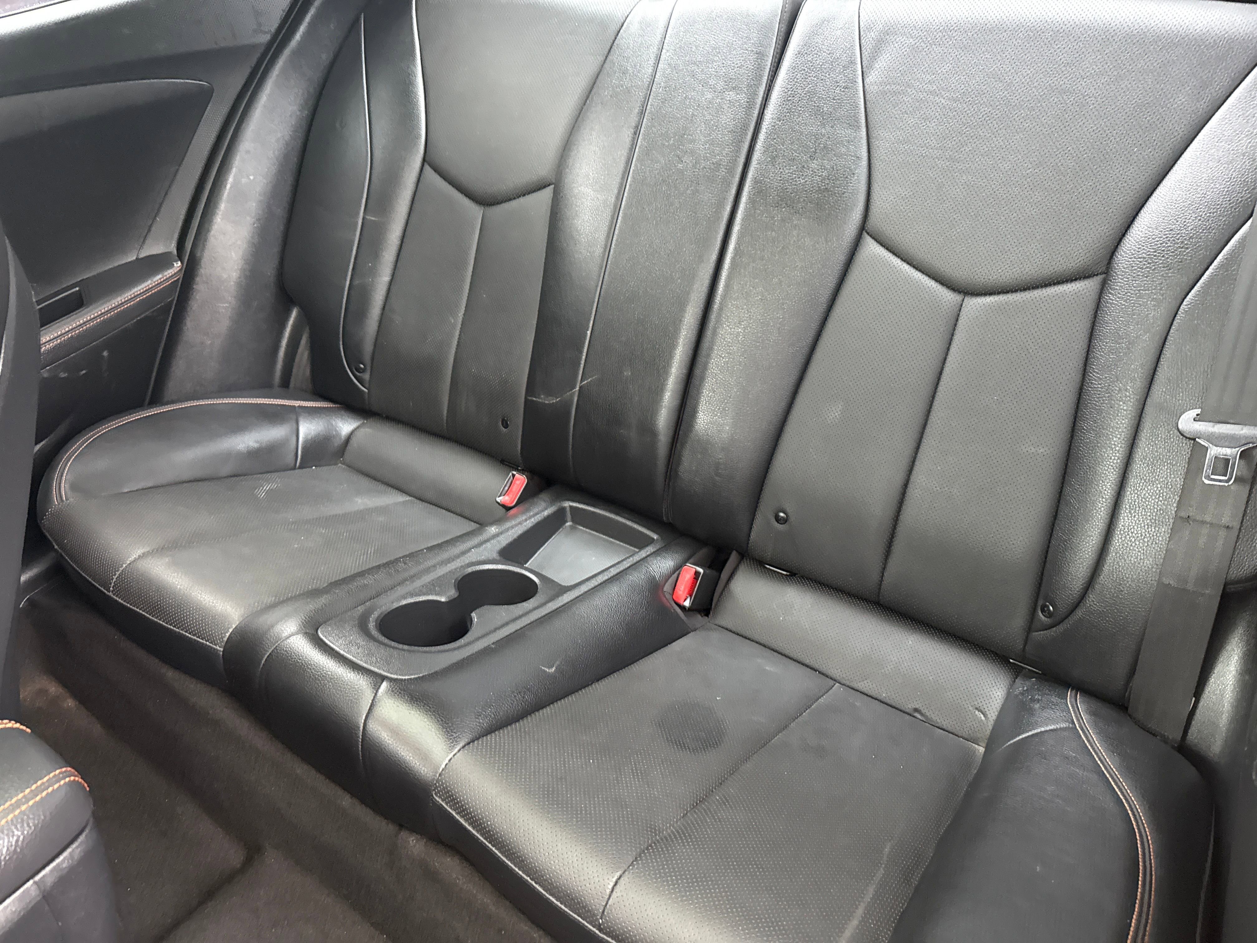 Vehicle image 17 of 19