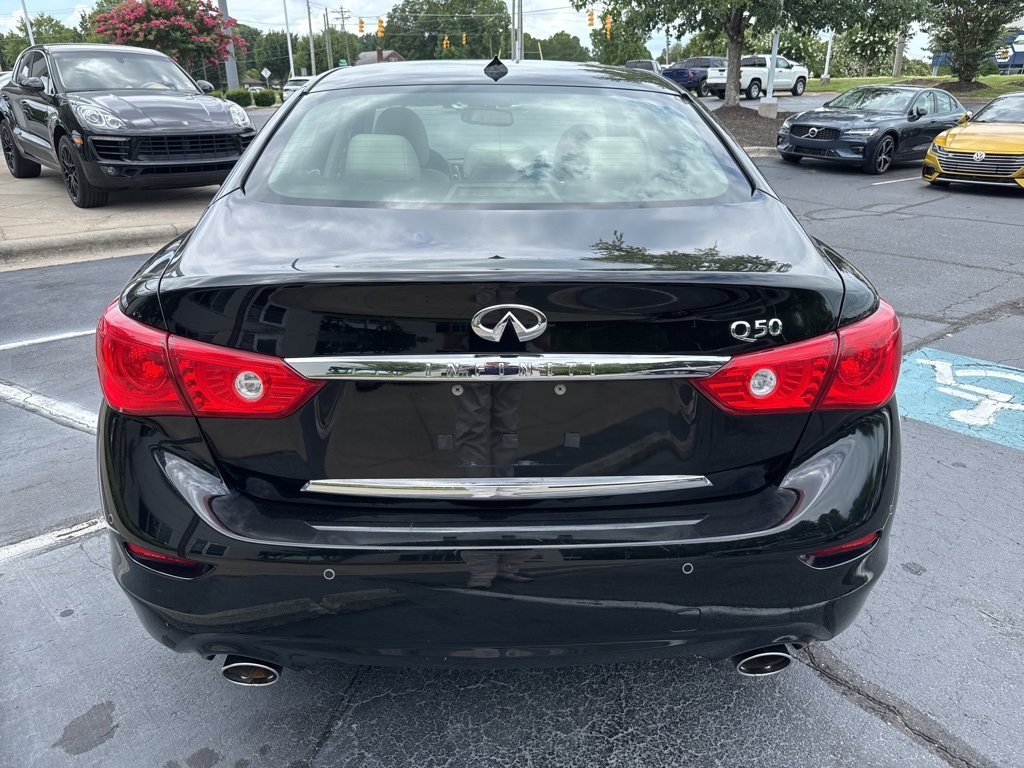 2016 INFINITI Q50 2.0T Premium Image 5 of 11