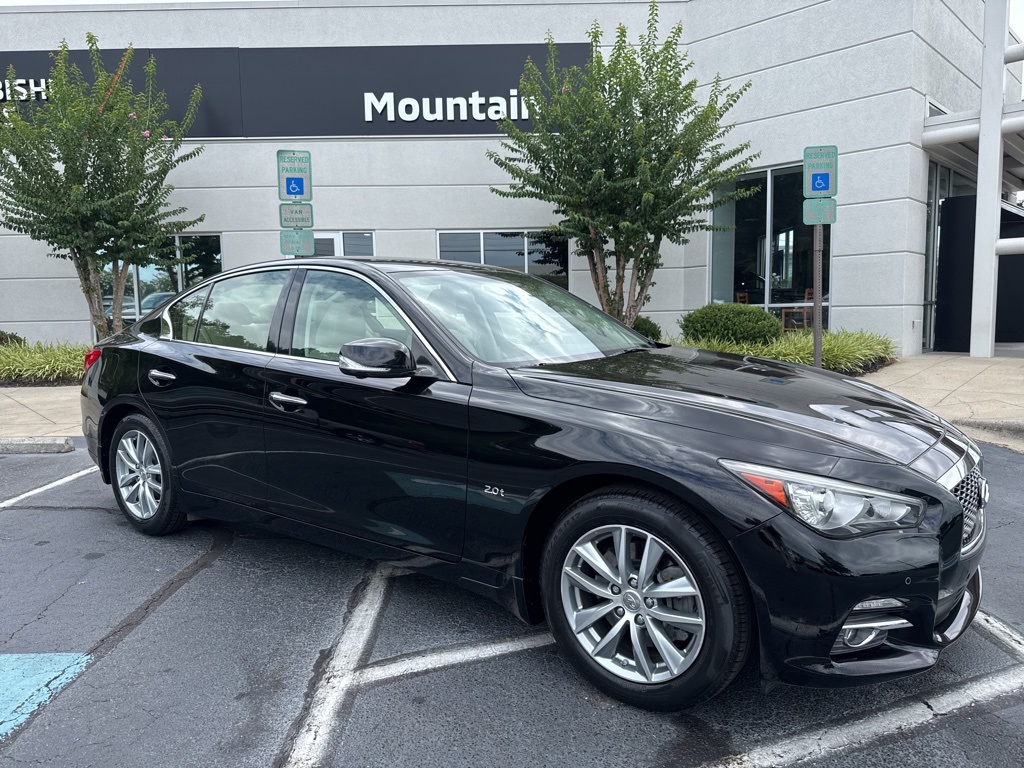 2016 INFINITI Q50 2.0T Premium Image 3 of 11