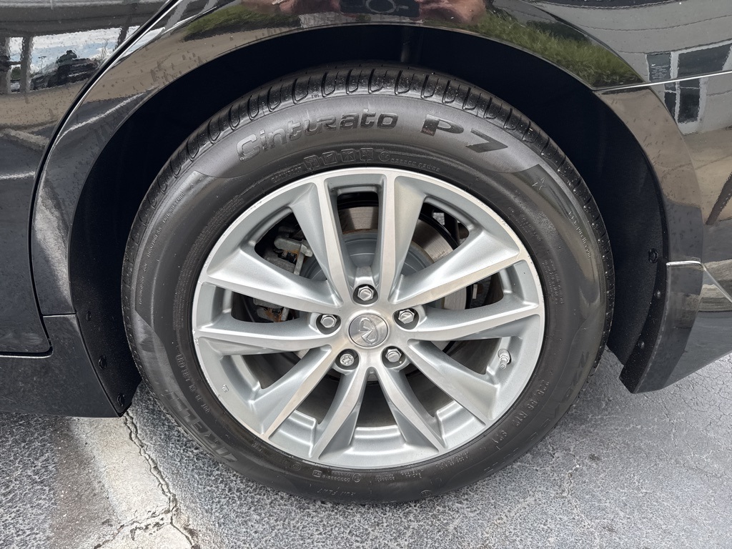 2016 INFINITI Q50 2.0T Premium Image 6 of 11