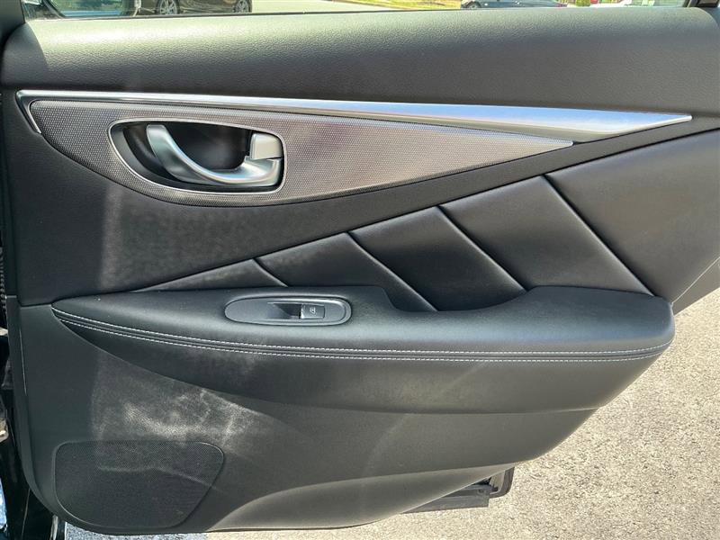 2016 INFINITI Q50 3.0T Premium Image 35 of 47