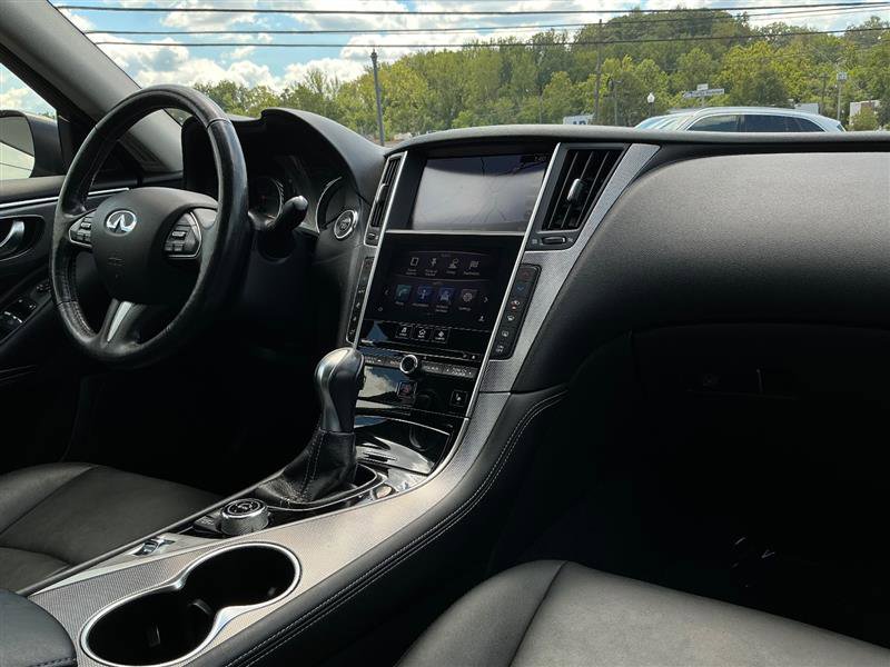 2016 INFINITI Q50 3.0T Premium Image 19 of 47