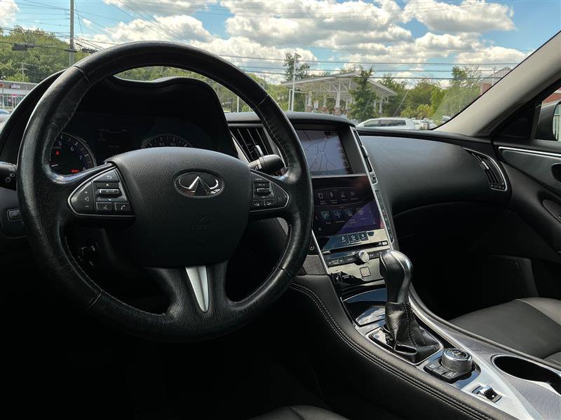 2016 INFINITI Q50 3.0T Premium Image 18 of 47