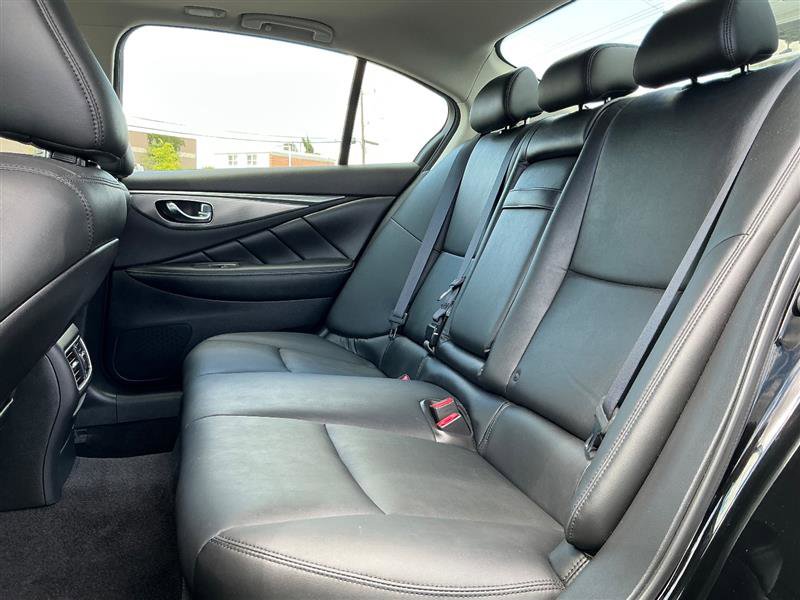 2016 INFINITI Q50 3.0T Premium Image 13 of 47