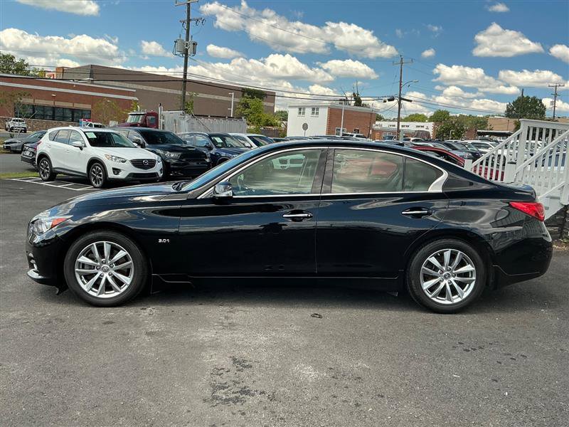 2016 INFINITI Q50 3.0T Premium Image 9 of 47
