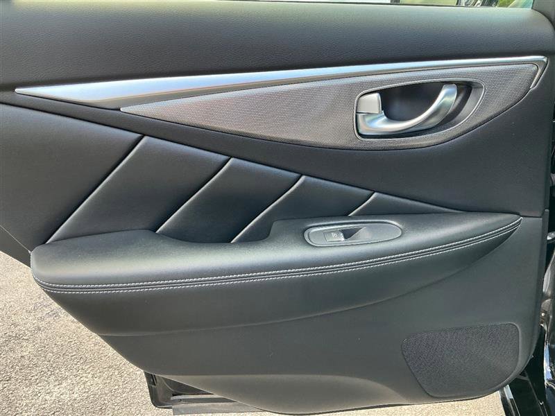 2016 INFINITI Q50 3.0T Premium Image 32 of 47