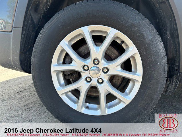 Vehicle image 9 of 18