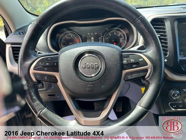Vehicle image 15 of 18