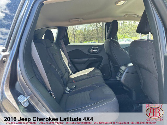 Vehicle image 13 of 18