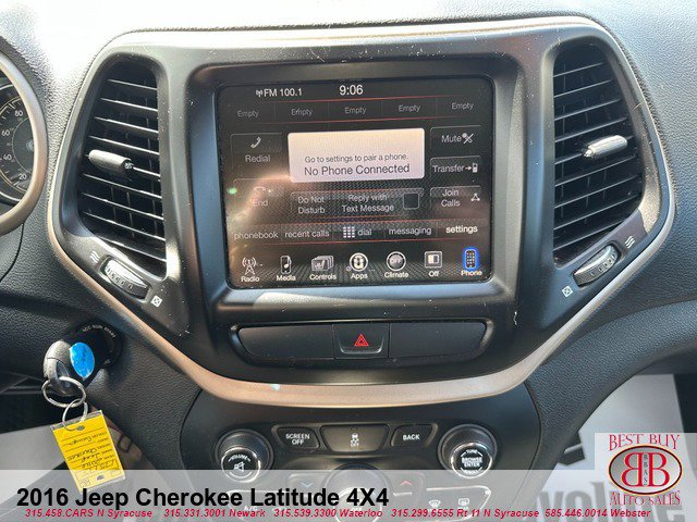 Vehicle image 17 of 18