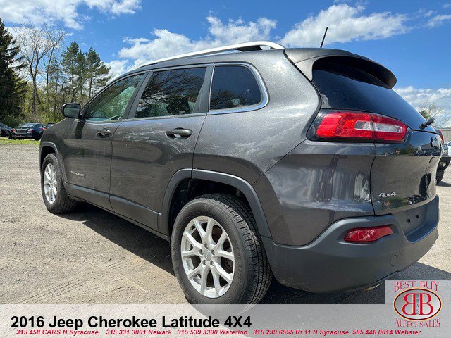 Vehicle image 8 of 18