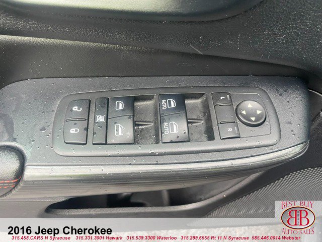 Vehicle image 13 of 18