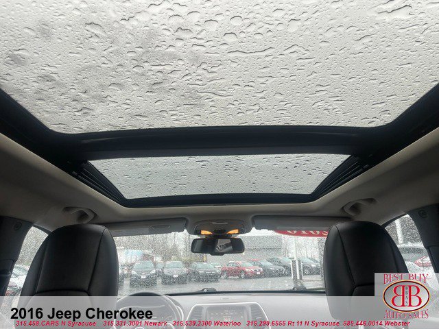 Vehicle image 12 of 18