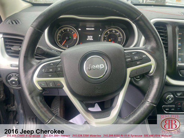 Vehicle image 15 of 18